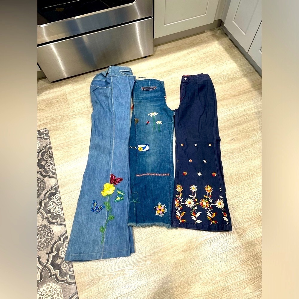 Bell Bottoms 70s Deadstock
Listing was made for the BUTTERFLY ones - Picture 3 of 13